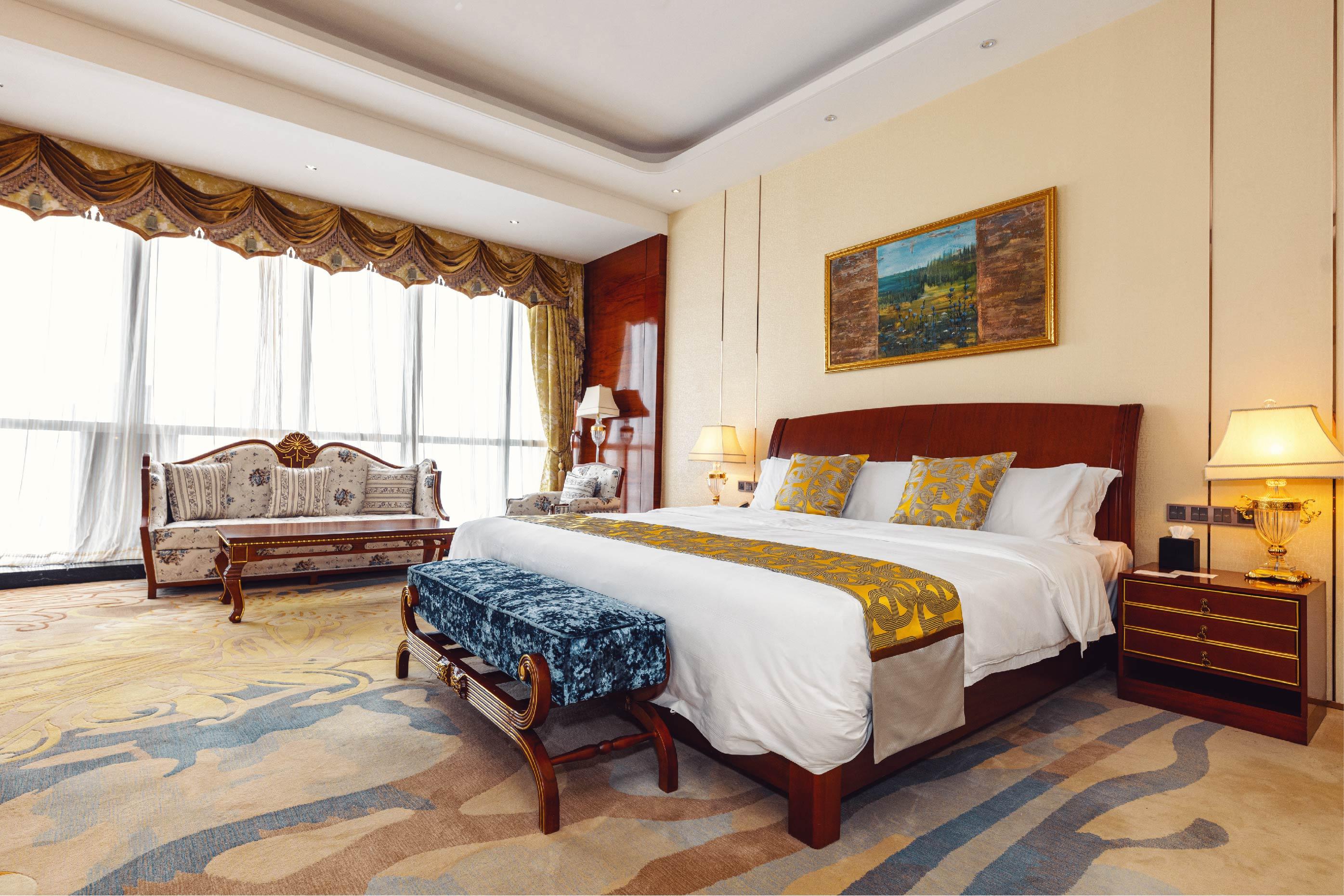 华凌第比利斯酒店 外观 照片 A bedroom at the hotel