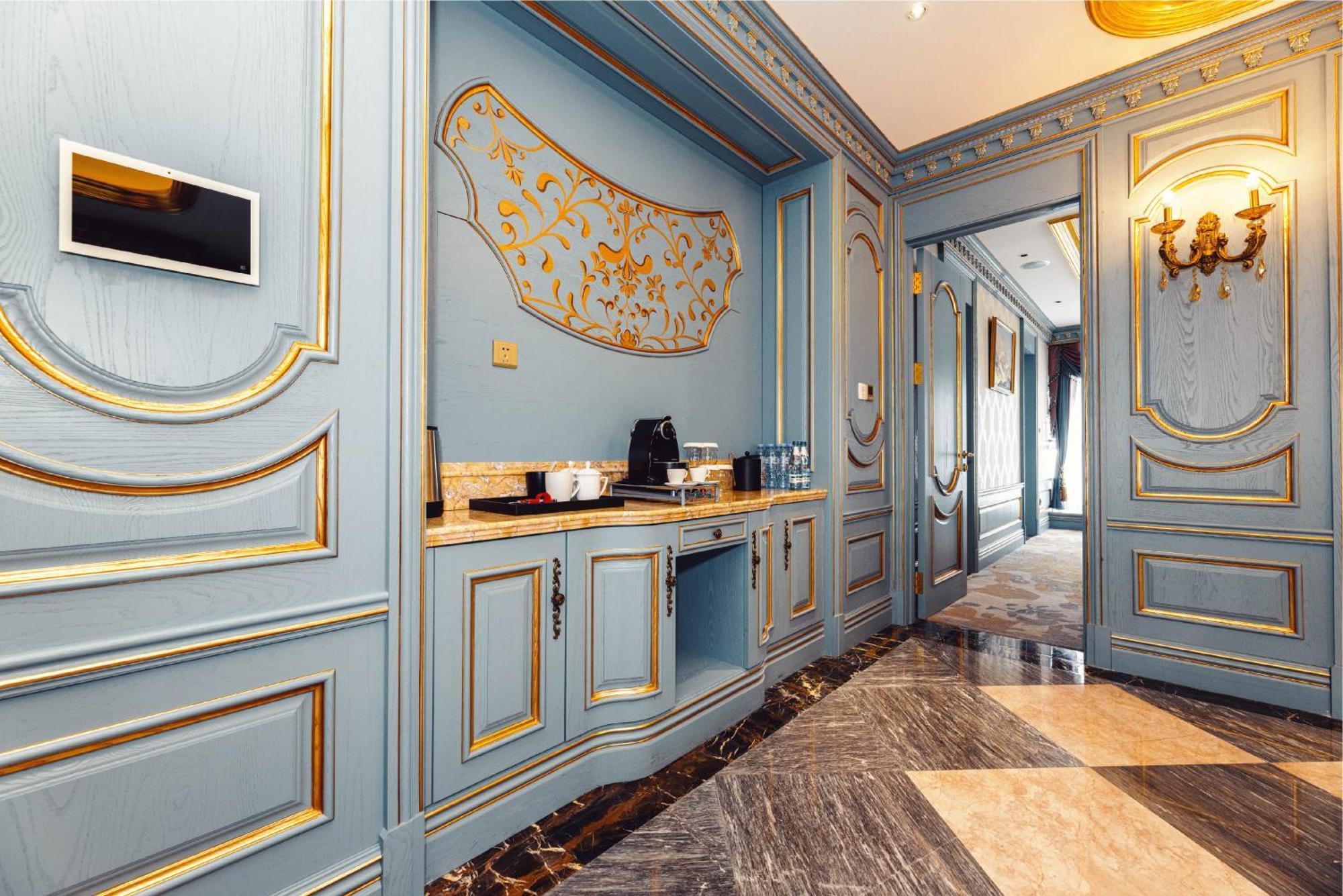 华凌第比利斯酒店 外观 照片 Interior of the hotel