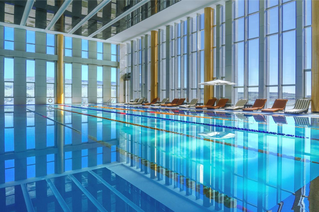 华凌第比利斯酒店 外观 照片 The pool